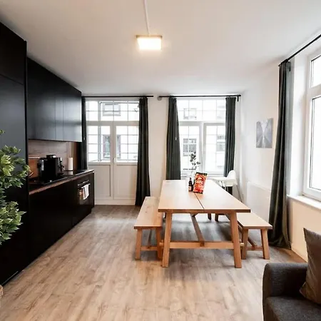 Hamburg Gem For 12 Apartment