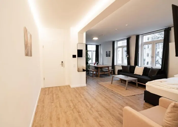 Appartement Gem For 12 Hamburg-Harburg